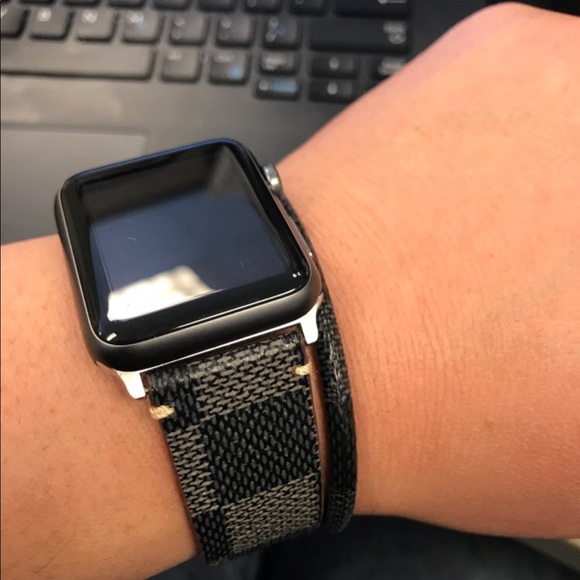 Black checkered Patterned Apple Band - Picture 2 of 5